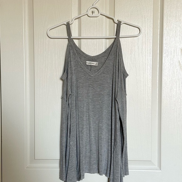ABERCROMBIE & FITCH - RIBBED LONG SLEEVE CUTOUT - SIZE XS - Picture 1 of 5